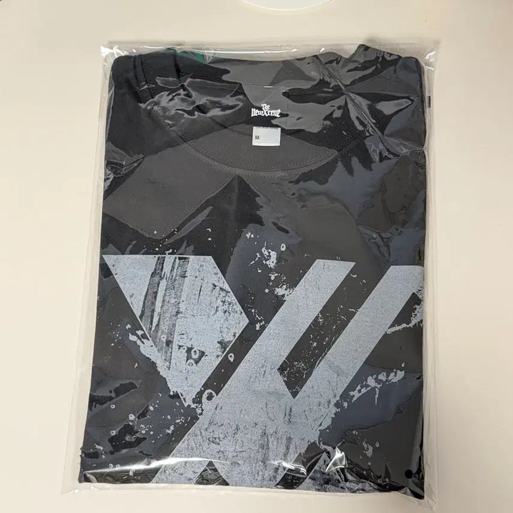 [BUNJANG] ATEEZ Japan MD Black Short Sleeve T-shirt / [미개봉] 엑디즈 일본 엠디 블랙 반팔 티셔츠 양도