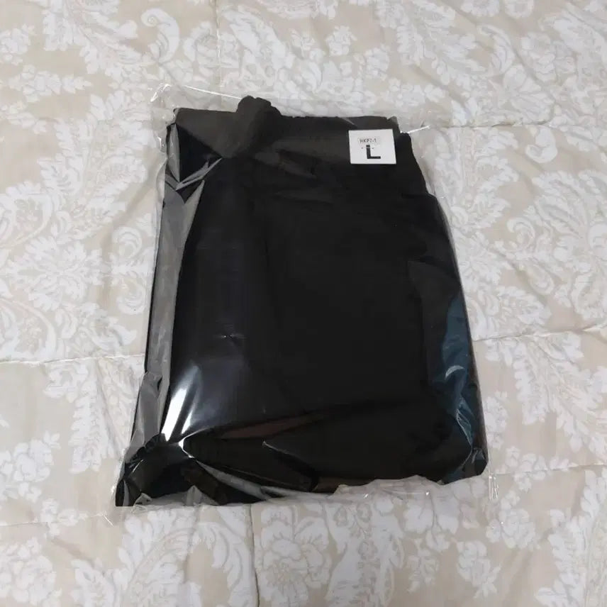 [SOLD OUT] 블랙 패딩 밴딩 바지 L 사이즈 (새상품)