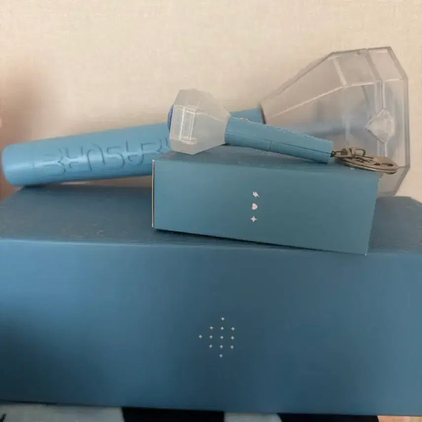 [BUNJANG] TREASURE Official Lightstick + Keyring / 트레저 응원봉 + 키링
