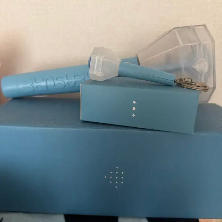 [BUNJANG] TREASURE Official Lightstick + Keyring / 트레저 응원봉 + 키링