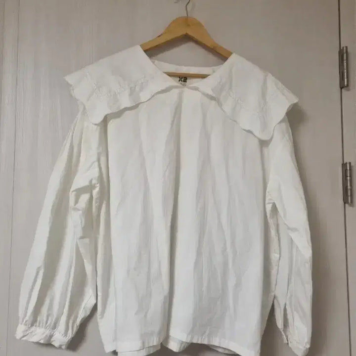 [BUNJANG] X2Jego Big Collar Oversized White Blouse / 고퀄택 x2제곱 빅카라 오버핏 바스락 화이트블라우스