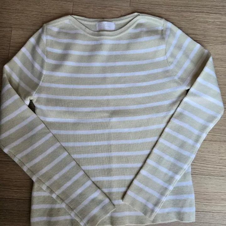 [BUNJANG] Ivory Stripe Long Sleeve T-shirt / 아이보리 스트라이프 긴팔 티셔츠