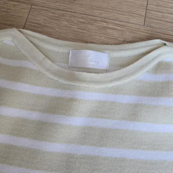 [BUNJANG] Ivory Stripe Long Sleeve T-shirt / 아이보리 스트라이프 긴팔 티셔츠