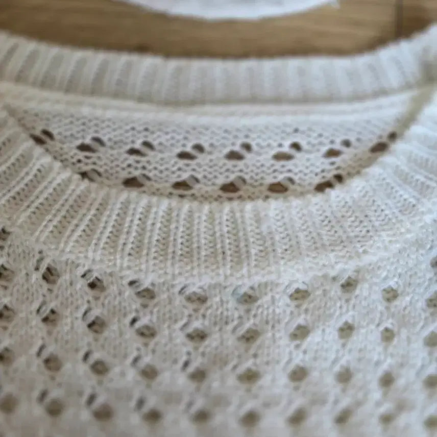 [BUNJANG] Ivory Crochet Knit Long Sleeve / 아이보리색 크로셰 니트 긴팔