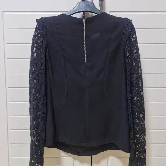 [BUNJANG] Tastars Top + lNTIME Skirt Set / 타스타스 상의+lNTIME스커트 온앤온쥬크듀엘지컷베네통럭키슈에뜨에고이스트