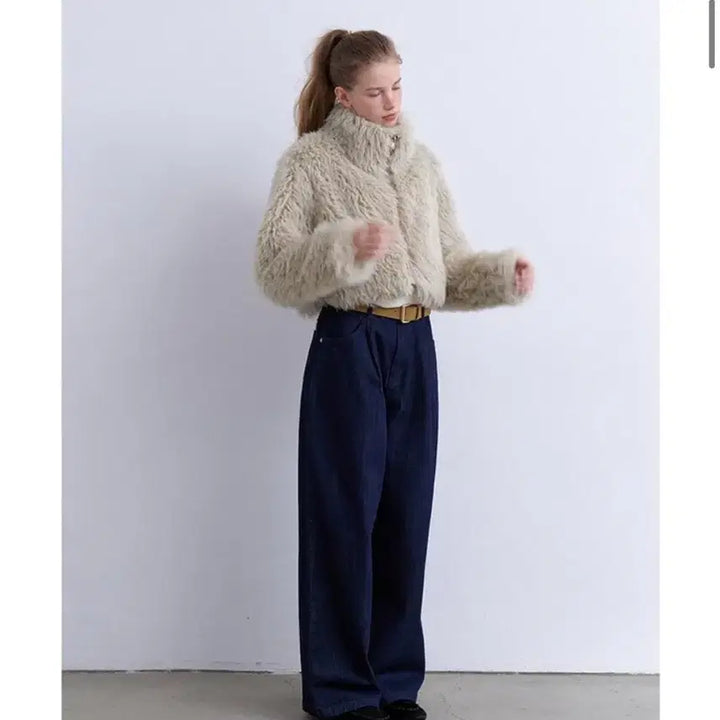 [BUNJANG] Mymurmur Cropped Faux Fur Jacket / 뮈르뮈르 퍼자켓