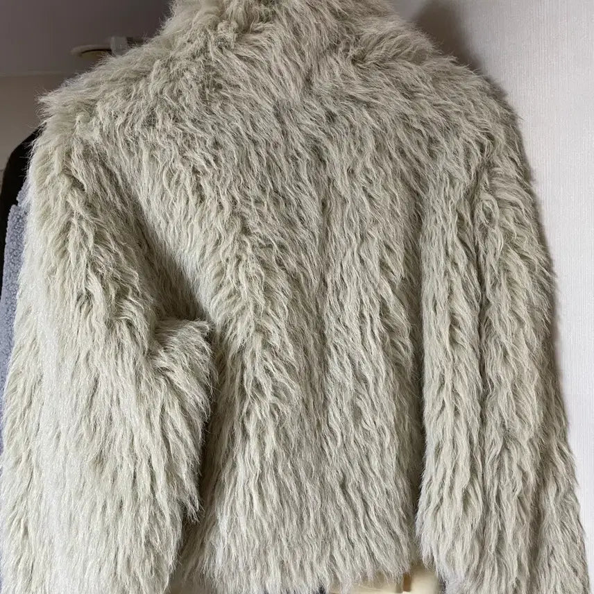 [BUNJANG] Mymurmur Cropped Faux Fur Jacket / 뮈르뮈르 퍼자켓