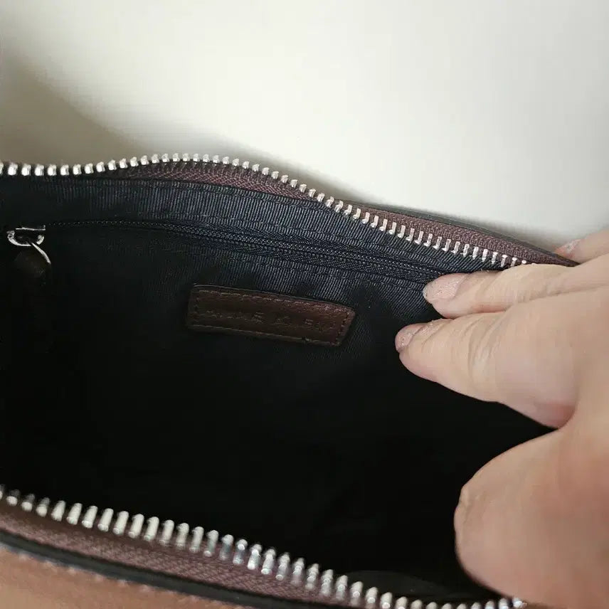 [BUNJANG] Anne Klein Brown Half-Moon Shoulder Bag / 앤클라인 브라운 반달 숄더백