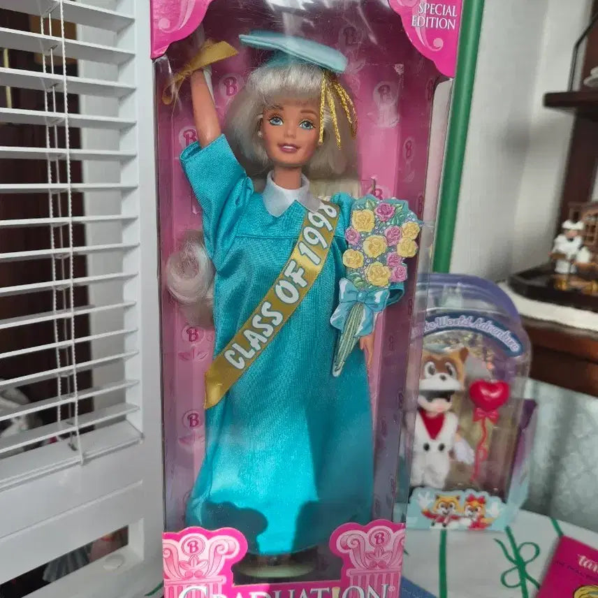 [BUNJANG] 1998 Limited Edition Graduation Barbie Doll / 졸업 바비 인형 1998년 한정판