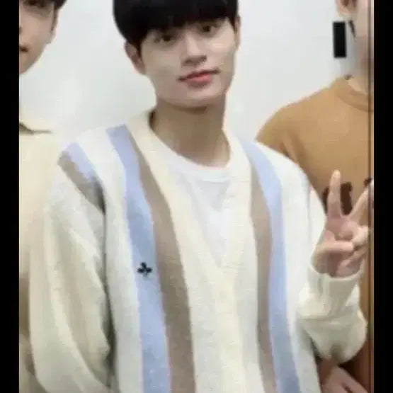 [BUNJANG] Enou Soft Stripe Cardigan / 에노우 소프트 스트라이프 가디건 무료배송