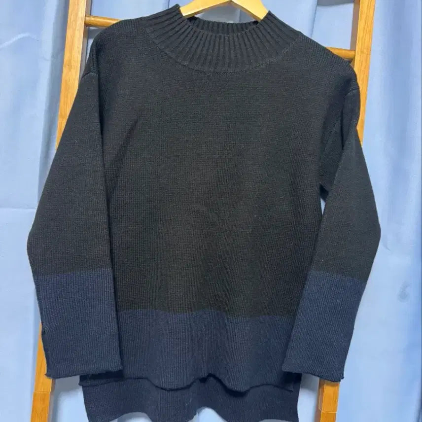 [SOLD OUT] 블랙 네이비 배색 니트
