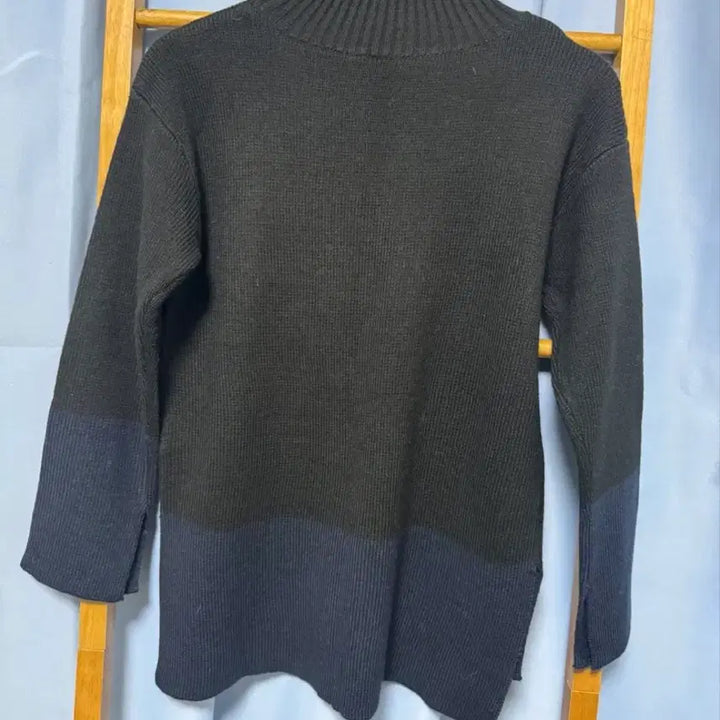 [SOLD OUT] 블랙 네이비 배색 니트