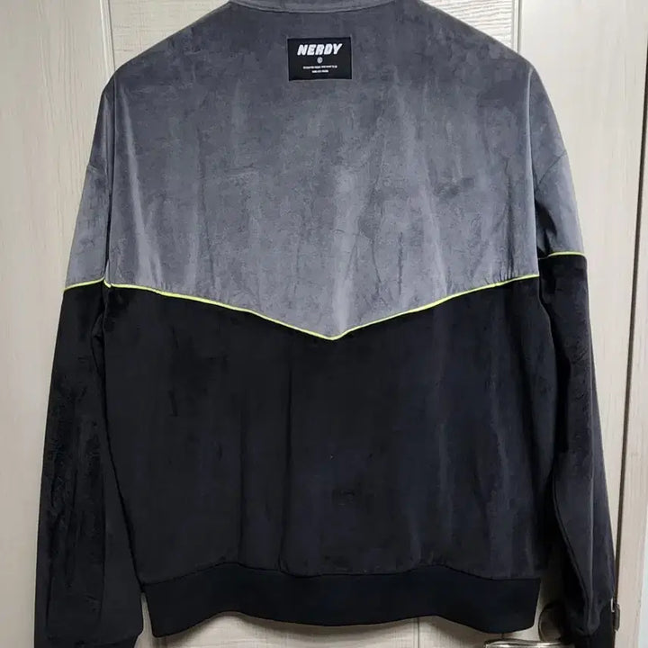[BUNJANG] Nerdy Velvet Track Jacket Gray/Black (M) / 널디 벨벳 트랙 자켓 회색/검정 져지(M)