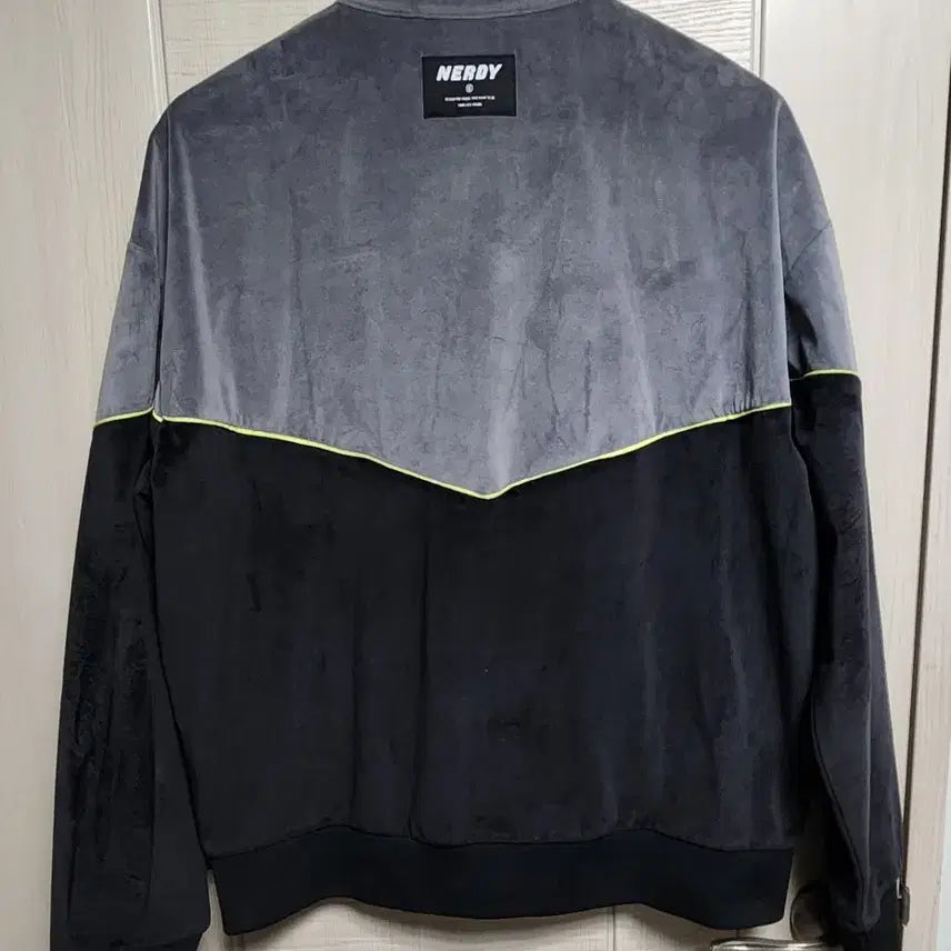 [BUNJANG] Nerdy Velvet Track Jacket Gray/Black (M) / 널디 벨벳 트랙 자켓 회색/검정 져지(M)