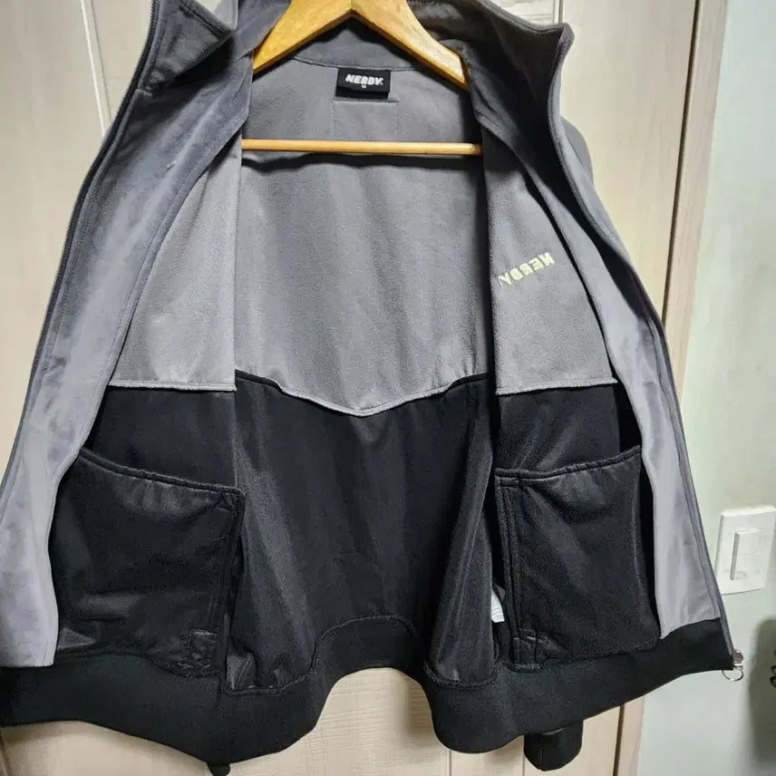 [BUNJANG] Nerdy Velvet Track Jacket Gray/Black (M) / 널디 벨벳 트랙 자켓 회색/검정 져지(M)