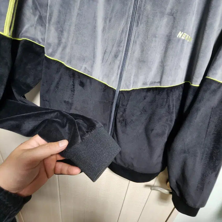 [BUNJANG] Nerdy Velvet Track Jacket Gray/Black (M) / 널디 벨벳 트랙 자켓 회색/검정 져지(M)