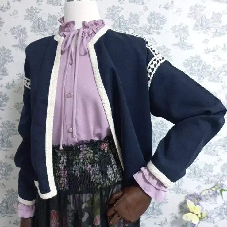 [BUNJANG] Navy Lace-Accent No-Button Jacket / 레이스 배색 노버튼 자켓
