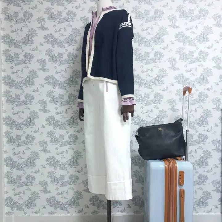 [BUNJANG] Navy Lace-Accent No-Button Jacket / 레이스 배색 노버튼 자켓
