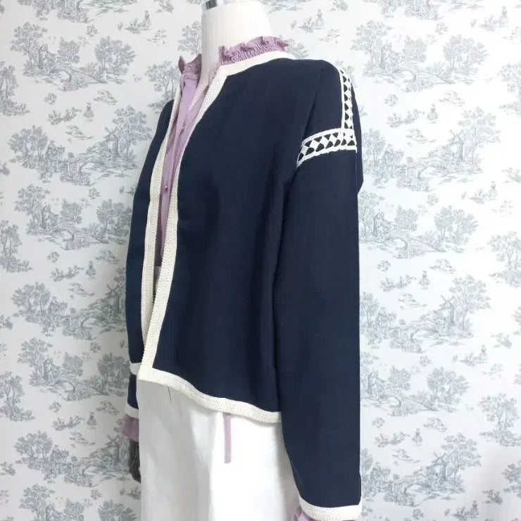 [BUNJANG] Navy Lace-Accent No-Button Jacket / 레이스 배색 노버튼 자켓