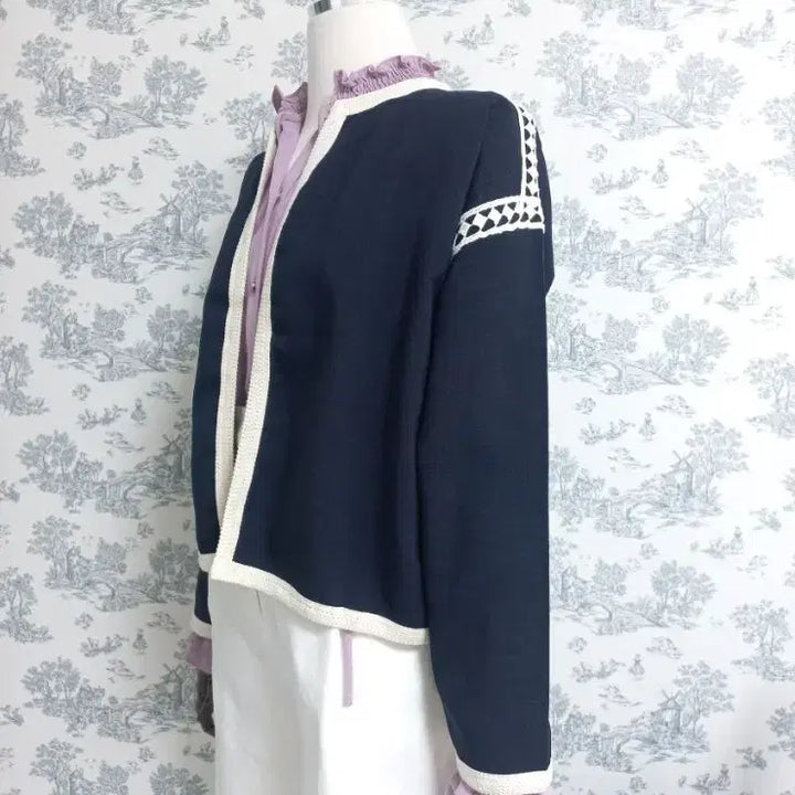 [BUNJANG] Navy Lace-Accent No-Button Jacket / 레이스 배색 노버튼 자켓