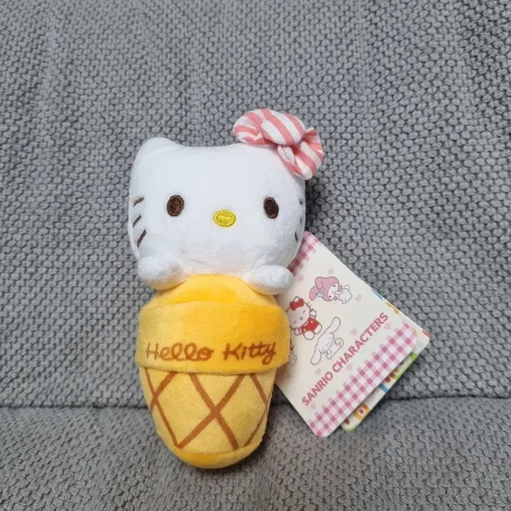 [BUNJANG] Hello Kitty Ice Cream Doll Keyring / 헬로키티 키티아이스크림 인형키링 새상품