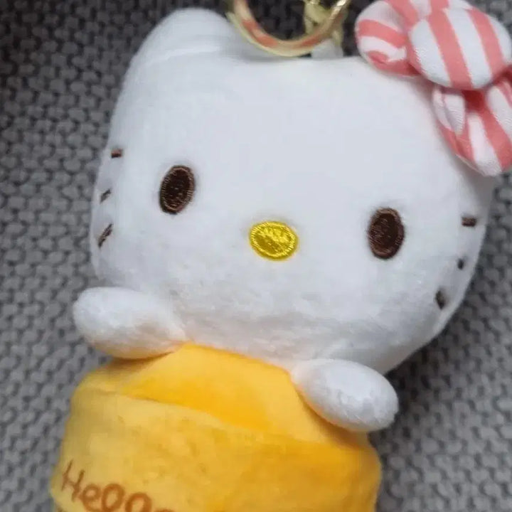 [BUNJANG] Hello Kitty Ice Cream Doll Keyring / 헬로키티 키티아이스크림 인형키링 새상품