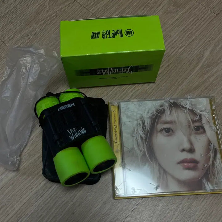 [BUNJANG] IU The Winning Album + Concert Binoculars Bundle Set / 아이유 The Winning 앨범(전구성) + 콘서트 망원경
