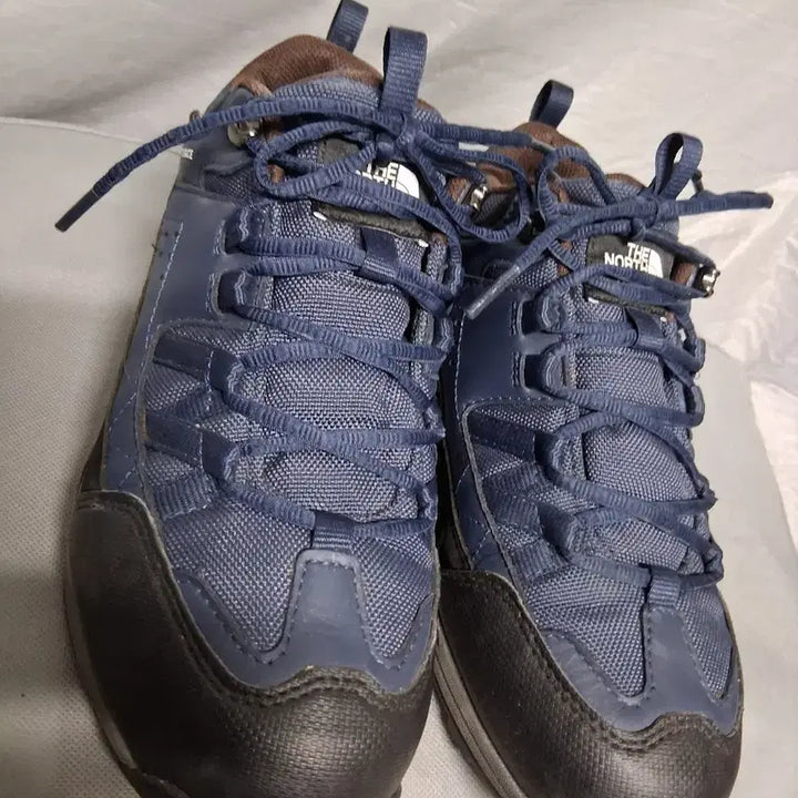 [BUNJANG] The North Face Hiking Boots (Navy/Black) 245mm / 등산화 245  노스페이스