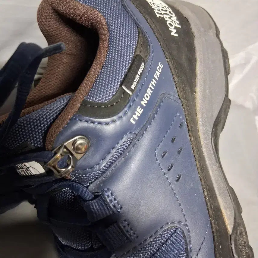 [BUNJANG] The North Face Hiking Boots (Navy/Black) 245mm / 등산화 245  노스페이스
