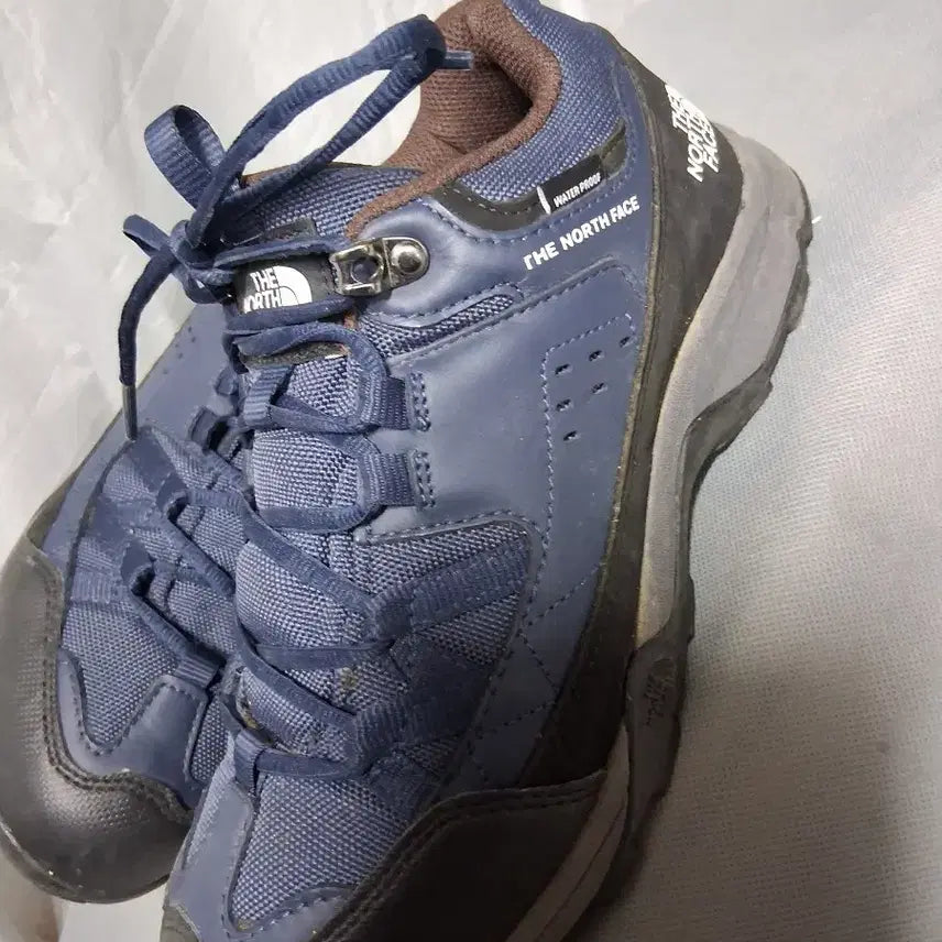 [BUNJANG] The North Face Hiking Boots (Navy/Black) 245mm / 등산화 245  노스페이스