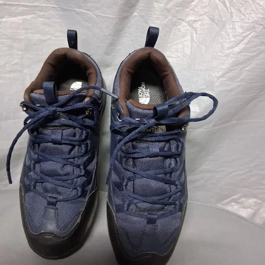 [BUNJANG] The North Face Hiking Boots (Navy/Black) 245mm / 등산화 245  노스페이스