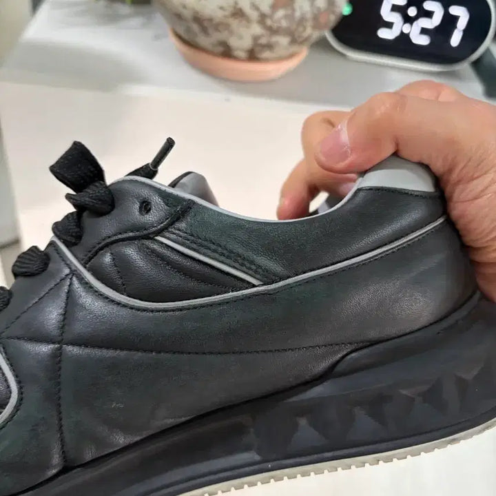 [BUNJANG] Valentino One Stud Sneakers / 발렌티노 원스터드 스니커 270입니다