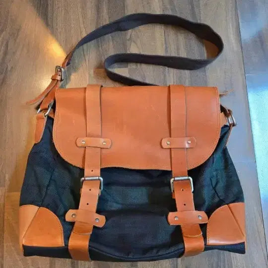 [BUNJANG] Hazzys J.J.one Blackwatch Messenger Bag / 헤지스 x J.J.one 블랙와치 메신져백