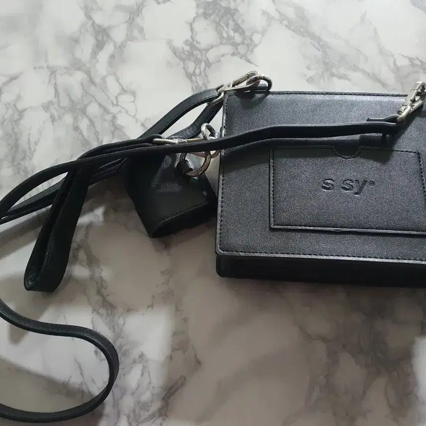 [BUNJANG] SSY Chelsea Square Leather Mini Crossbody Bag + AirPods Case / SSY 첼시 스퀘어 레더 미니 크로스백 + 에어팟 케이스
