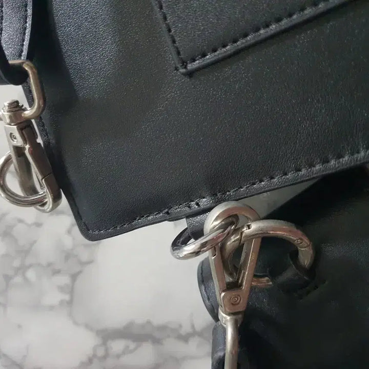 [BUNJANG] SSY Chelsea Square Leather Mini Crossbody Bag + AirPods Case / SSY 첼시 스퀘어 레더 미니 크로스백 + 에어팟 케이스