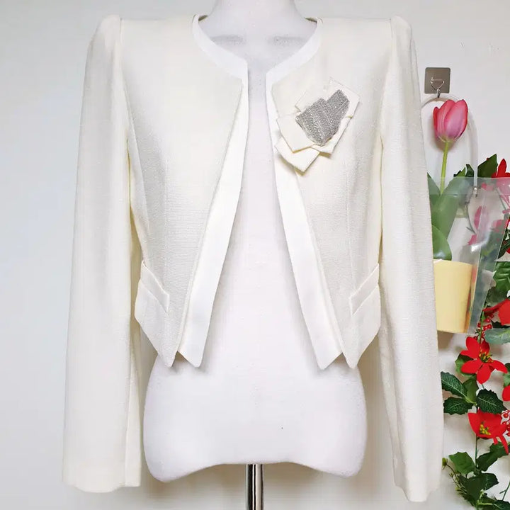 [BUNJANG] MojoSphin Real Luxury Power Shoulder Crop Jacket Ivory 66 / 모조에스핀 리얼럭셔리 파워숄더 크롭자켓 66 아이보리