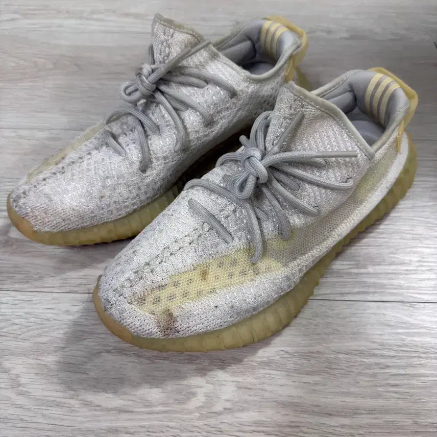 [SOLD OUT] 아디다스 이지 350 V2 라이트