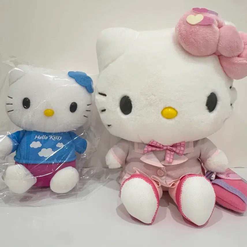 [BUNJANG] Sanrio Hello Kitty Kirameki School Uniform Plush + Classic Kitty Plush / 산리오 헬로키티 키라메키 스쿨 교복 누이 인형 + 고전키티인형