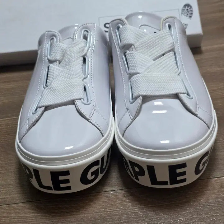 [BUNJANG] GURPLE STUDIO White Enamel Sneakers / GURPLE STUDIO 흰색 스니커