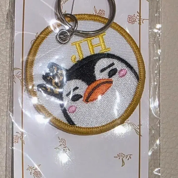 [BUNJANG] 2PM Lee Junho Penguin Embroidery Keyring JH Initial Japan MD / 이준호 펭귄 자수 키링 JH 이니셜 일본MD