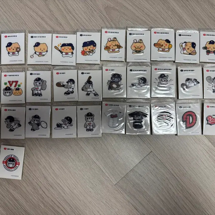 [BUNJANG] MangGom Collection 32 Types Sealed / 망곰이 띠부씰 32종 미개봉