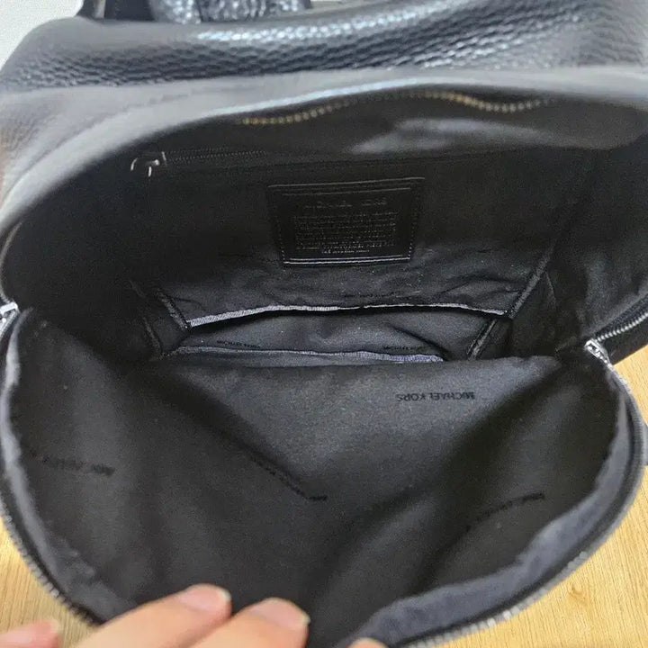 [BUNJANG] Michael Kors Leather Backpack / 마이클 코어스 레더 가죽 백팩  새상품 무료배송