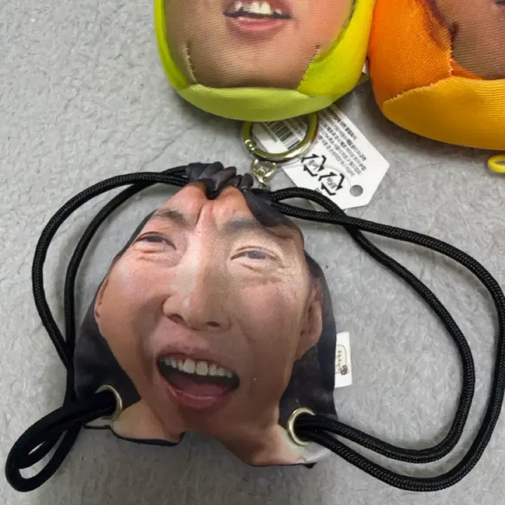 [BUNJANG] Infinite Challenge Merchandise Bundle Set / 무한도전 굿즈 세트 (+사은품 데이지크 틴트)