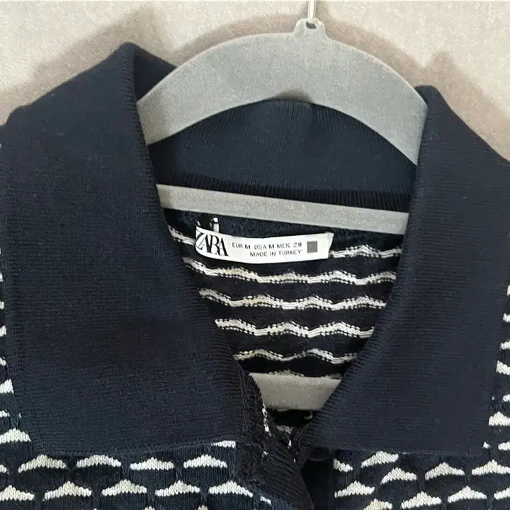 [BUNJANG] ZARA Black &amp; White Patterned Short Sleeve Polo Shirt / 자라 블랙&amp;화이트 반팔 카라티