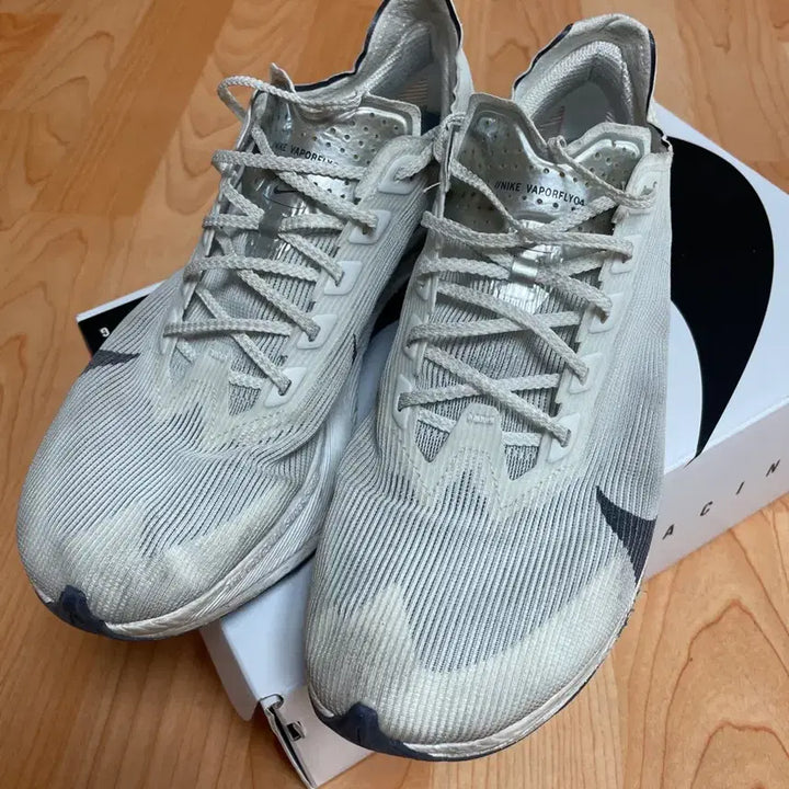[BUNJANG] Nike ZoomX Vaporfly NEXT% 4 White Gridiron / [260]나이키 줌X 베이퍼플라이 넥스트% 4 화이트 그리드아이언