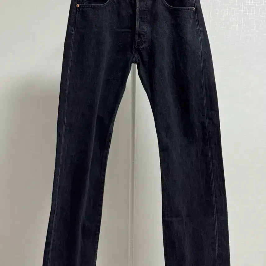 [SOLD OUT] 리바이스 501 오리지널 핏 워싱 블랙 데님 진 W32