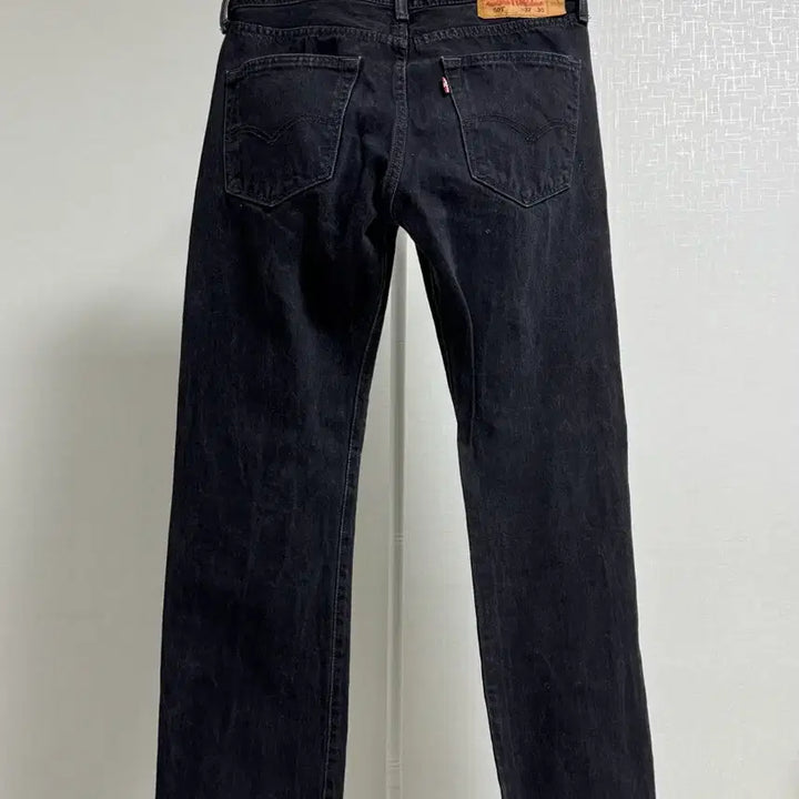 [SOLD OUT] 리바이스 501 오리지널 핏 워싱 블랙 데님 진 W32