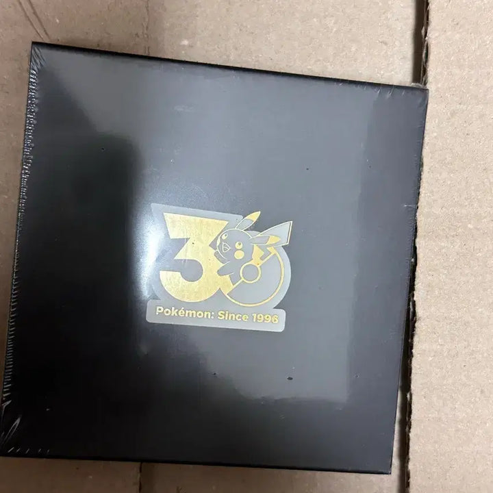 [BUNJANG] Pokemon 30th Anniversary Limited Edition Badge / 한국한정 미개봉 포켓몬스터 30주년 뱃지 4월상품