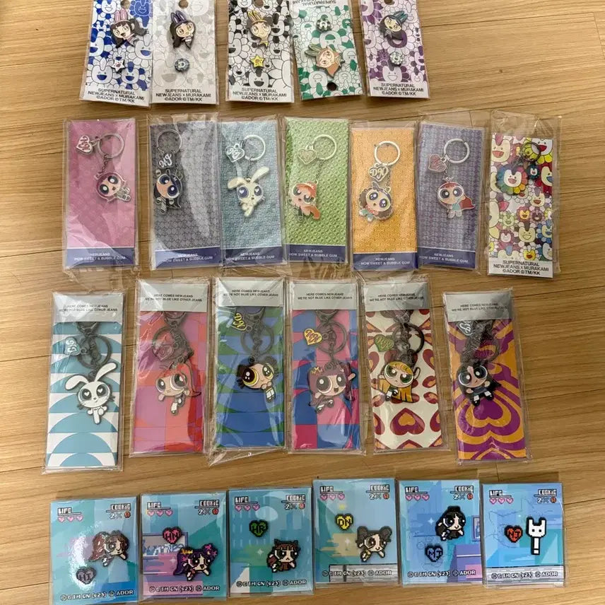 [SOLD OUT] 뉴진스 굿즈 키링 뱃지 미개봉 일괄
