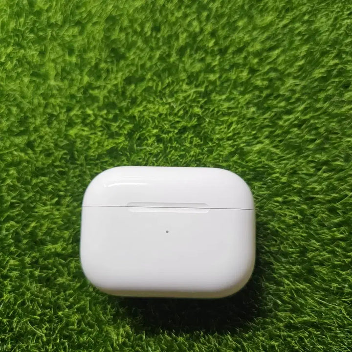 [BUNJANG] Apple AirPods Pro 2nd Gen 8-Pin Charging Case (Main Unit) / 에어팟프로2 8핀 본체